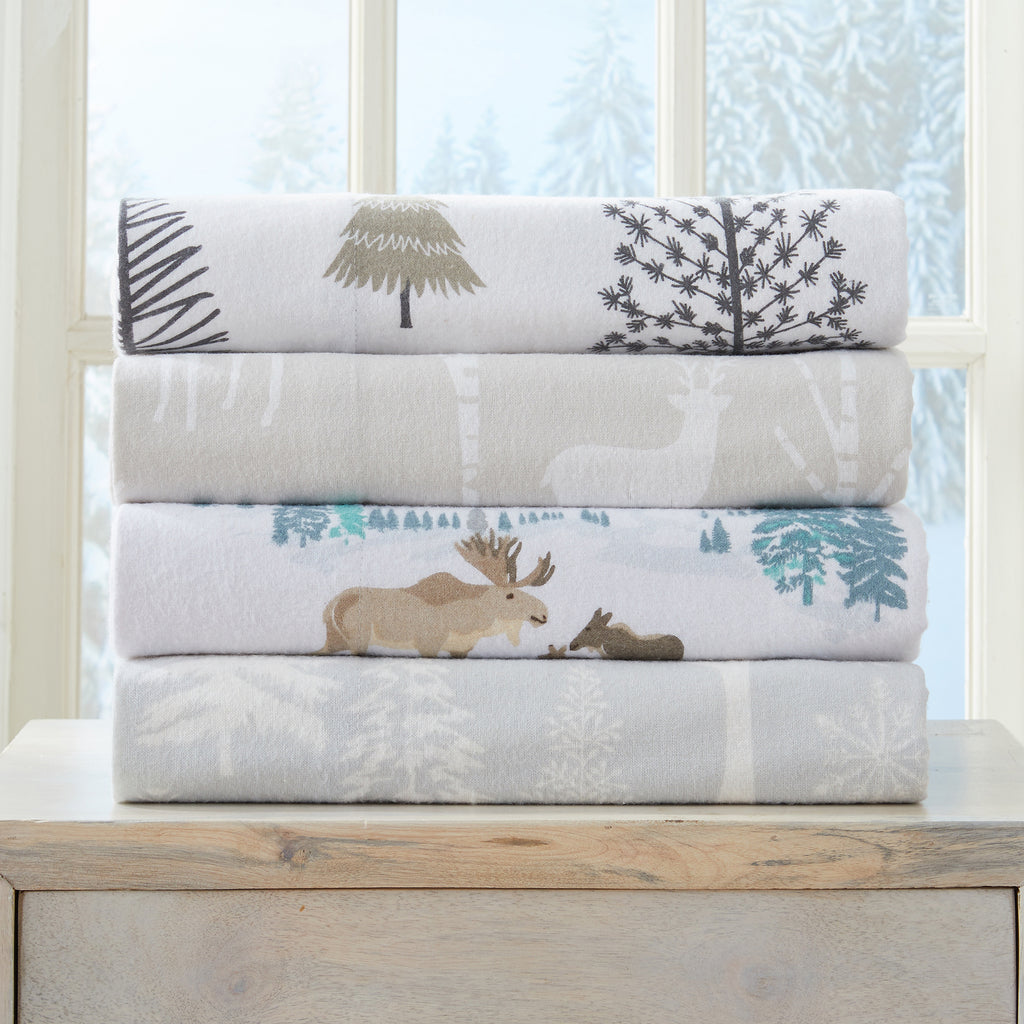 Ultra-soft 100% Turkish cotton flannel sheet set featuring cozy winter-inspired patterns. Warm, breathable, and designed for year-round comfort, with a fully elasticized fitted sheet for a secure fit.