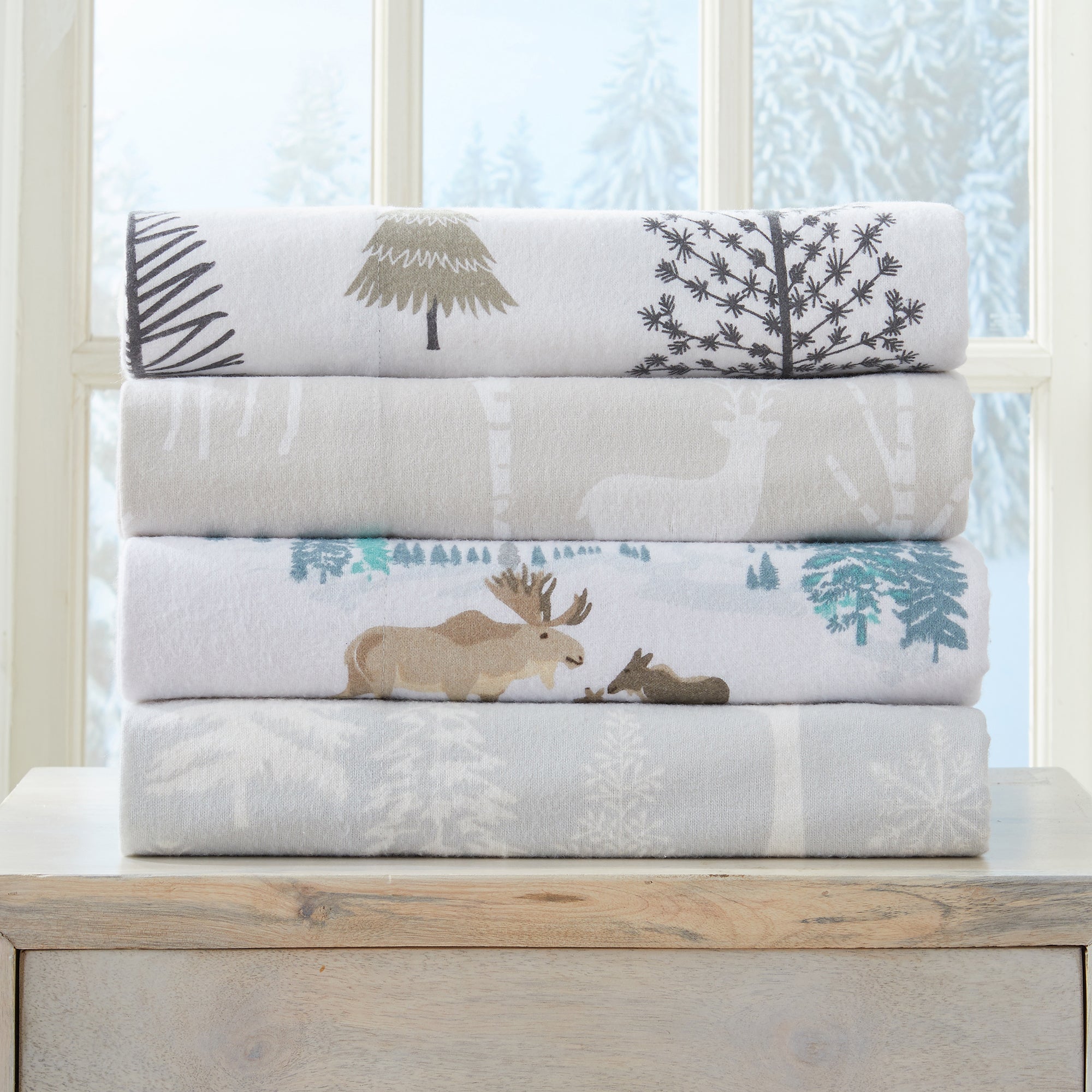 Ultra-soft 100% Turkish cotton flannel sheet set featuring cozy winter-inspired patterns. Warm, breathable, and designed for year-round comfort, with a fully elasticized fitted sheet for a secure fit.