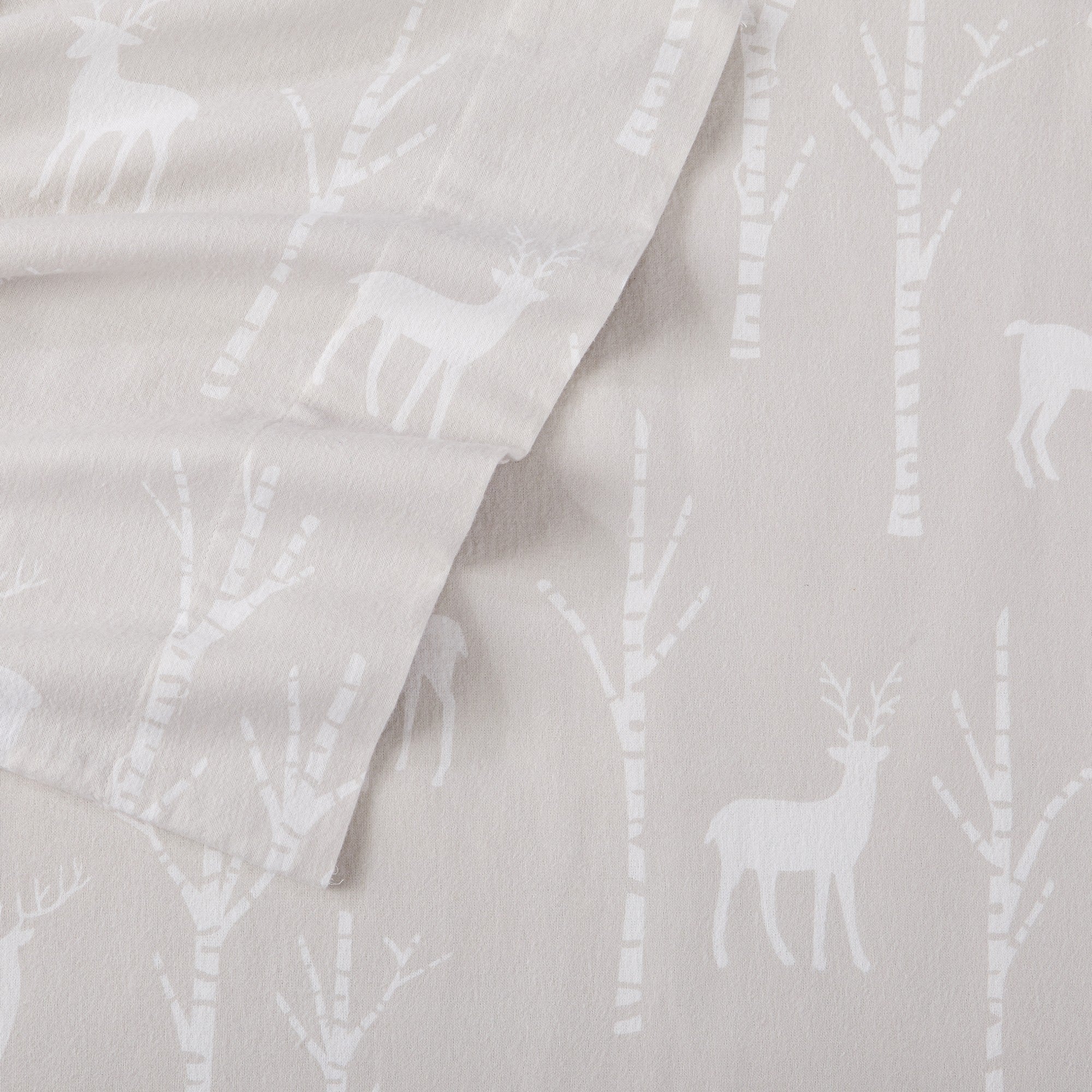 Ultra-soft 100% Turkish cotton flannel sheet set featuring cozy winter-inspired patterns. Warm, breathable, and designed for year-round comfort, with a fully elasticized fitted sheet for a secure fit.
